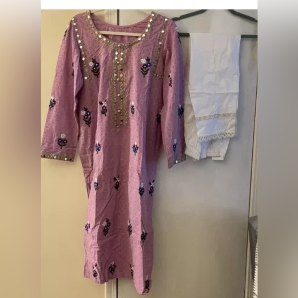 Pakistani / Indian Chicken Kari Emboridry Swiss cotton 
Top, Trouser and scarf
